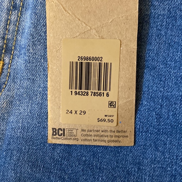 NWT Levi’s High Waisted Tapered Jeans in FYI in Size 24 x 29 - Picture 5 of 16